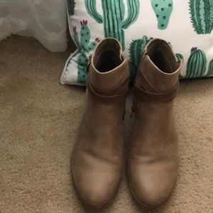 Brown/taupe booties